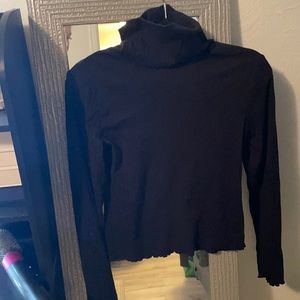 Cropped Blank Turtleneck